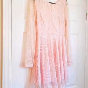 🇺🇦Ukraine fundraiser: L'ATISTE Pink Lace Dress